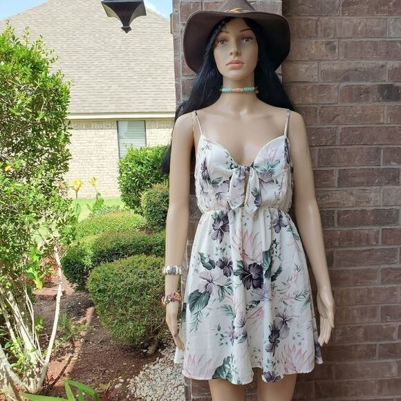 New Sienna sky  floral mini dress - Picture 8 of 9